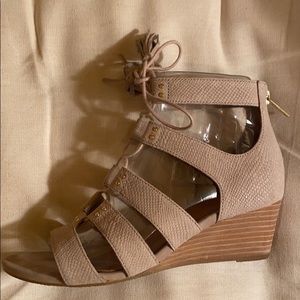 UGG YASMIN HORCHATA SNAKE WEDGE HEELS